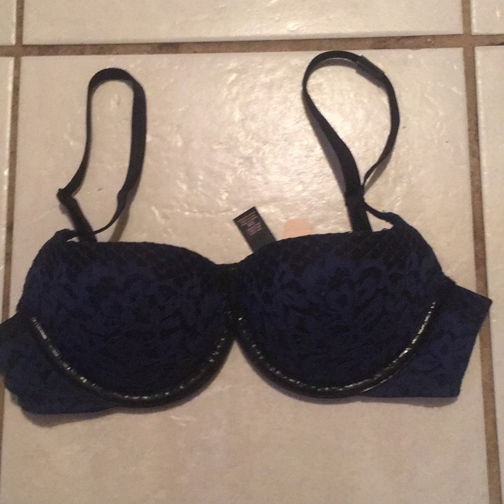 VS VERY SEXY LACE BRA